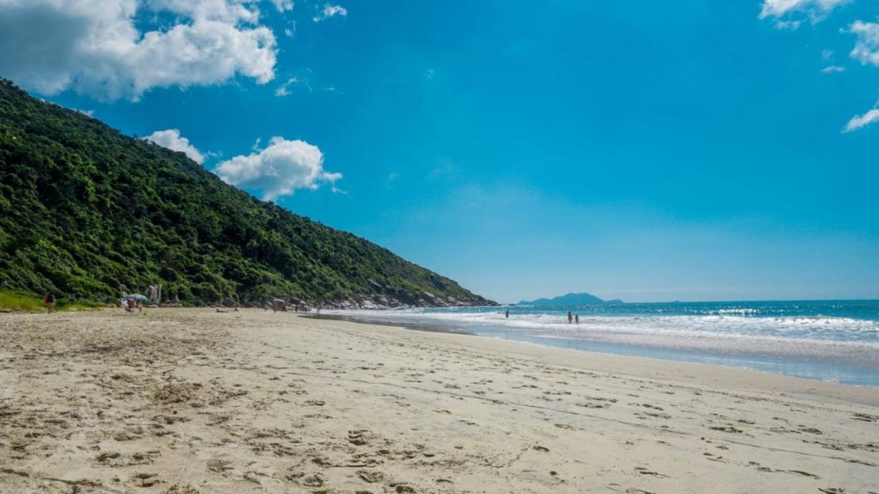 Villa Giardino: Beachfront Condo with Pool and Sports Facilities Florianopolis Exterior photo