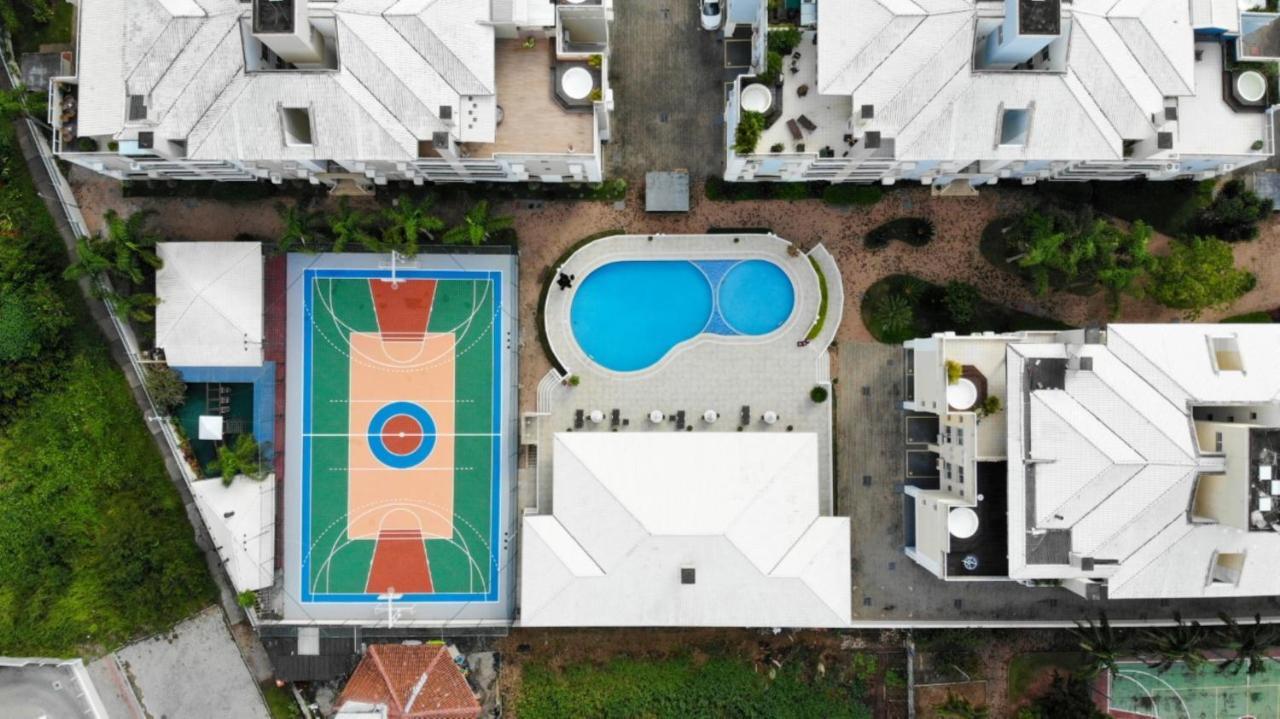 Villa Giardino: Beachfront Condo with Pool and Sports Facilities Florianopolis Exterior photo