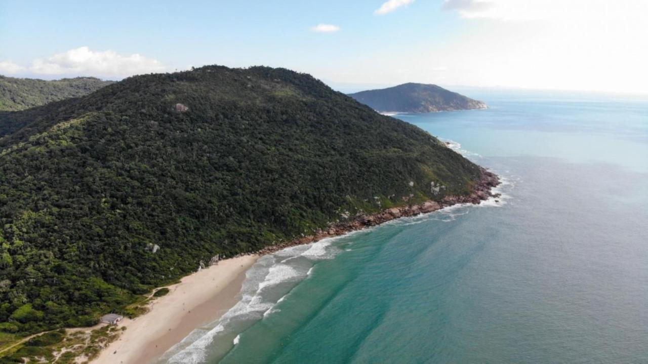 Villa Giardino: Beachfront Condo with Pool and Sports Facilities Florianopolis Exterior photo