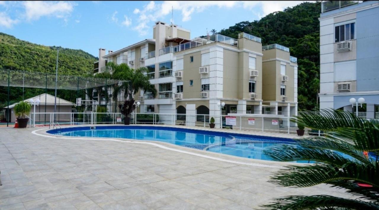 Villa Giardino: Beachfront Condo with Pool and Sports Facilities Florianopolis Exterior photo